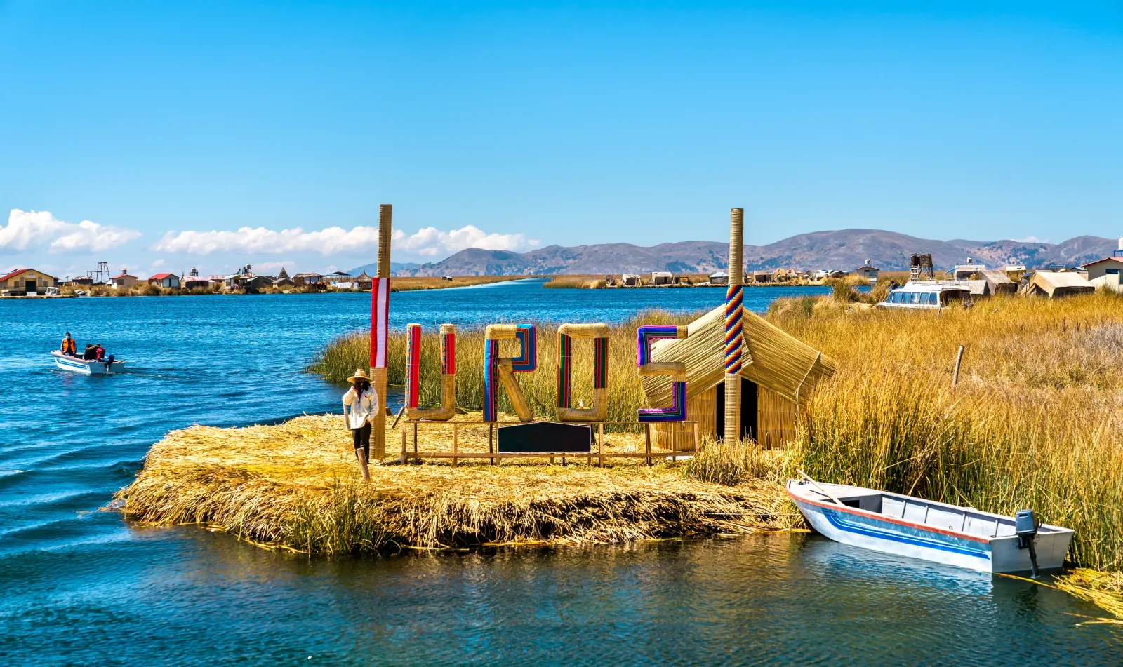 Puno, a orillas del majestuoso lago Titicaca, cautiva con sus paisajes andinos, islas ancestrales y profundas tradiciones. Un destino donde la cultura y la naturaleza se encuentran en un escenario único
