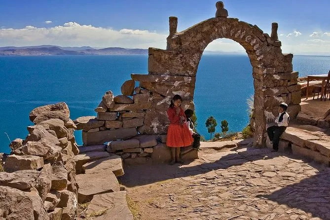 Titicaca Uros + Amantani 2D/1N — 2